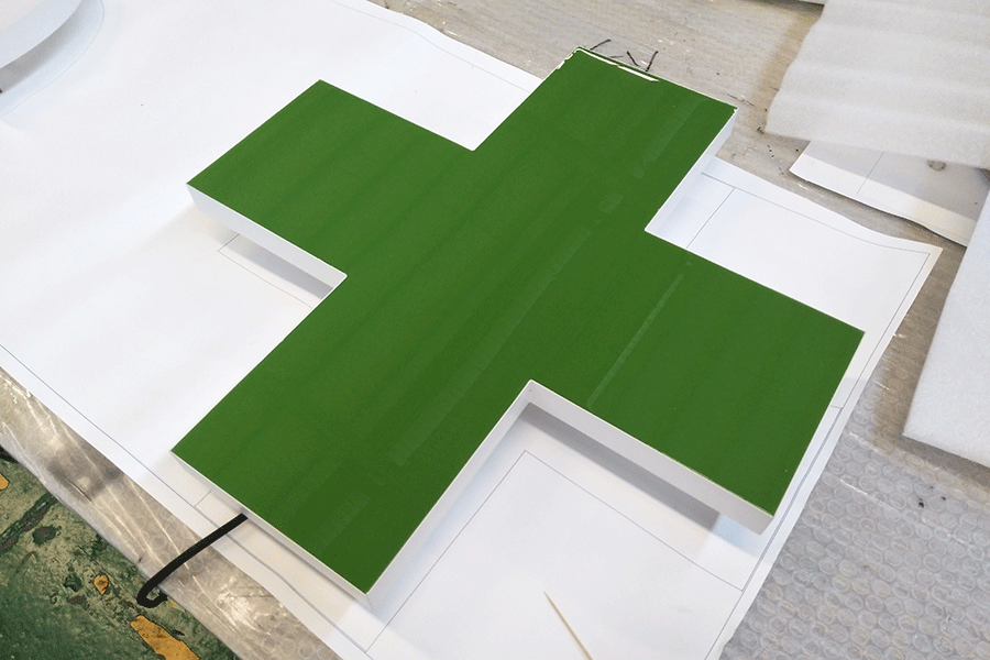 LED樹脂字標(biāo)識(shí)標(biāo)牌制作有哪些注意事項(xiàng)？