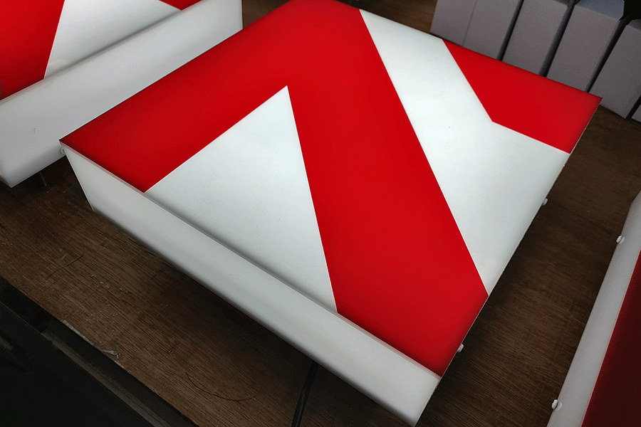 亞克力燈箱標(biāo)識牌制作有哪些作用？