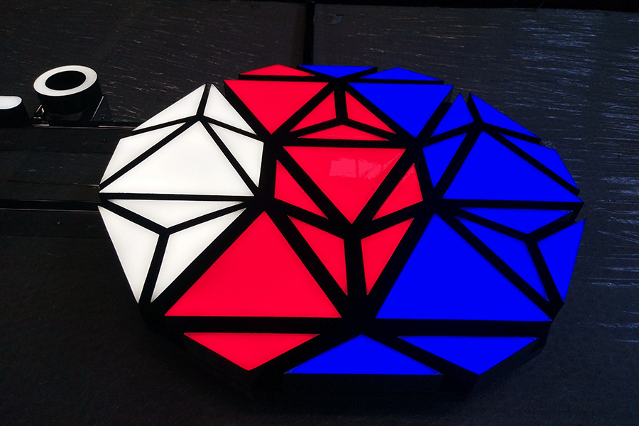 設(shè)計制作樹脂字發(fā)光標(biāo)識標(biāo)牌有哪些優(yōu)點？