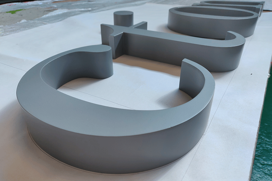 雙封字標(biāo)識標(biāo)牌制作有哪些注意事項(xiàng)？