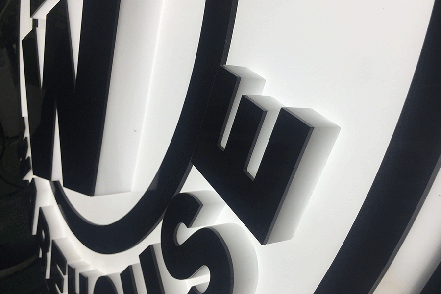 鏤空燈箱標(biāo)識標(biāo)牌制作有什么特點？