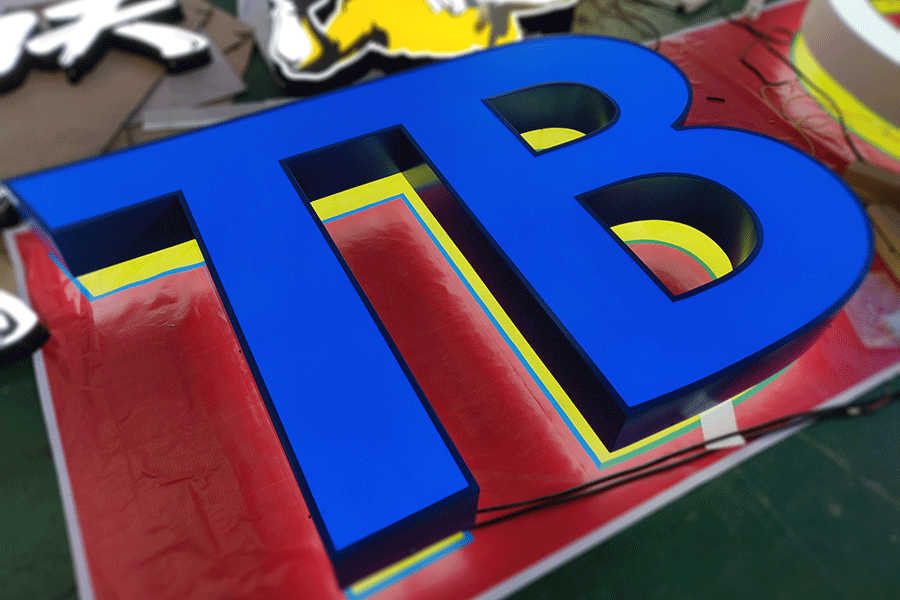 通體發(fā)光字發(fā)光標(biāo)識制作有哪些優(yōu)點？