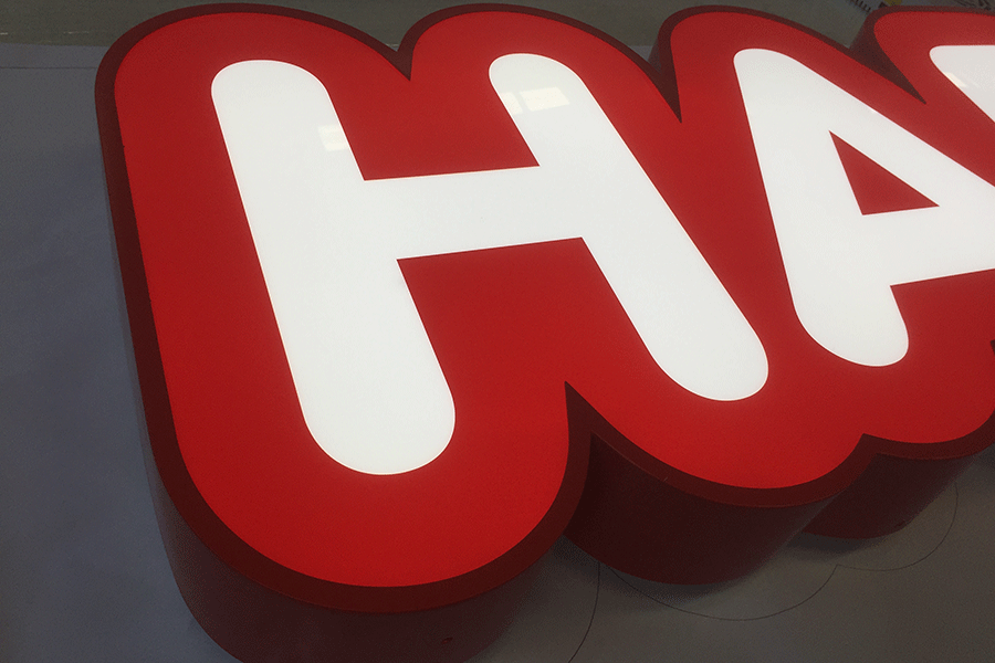 鏤空發(fā)光字標(biāo)識標(biāo)牌制作有什么優(yōu)點(diǎn)？