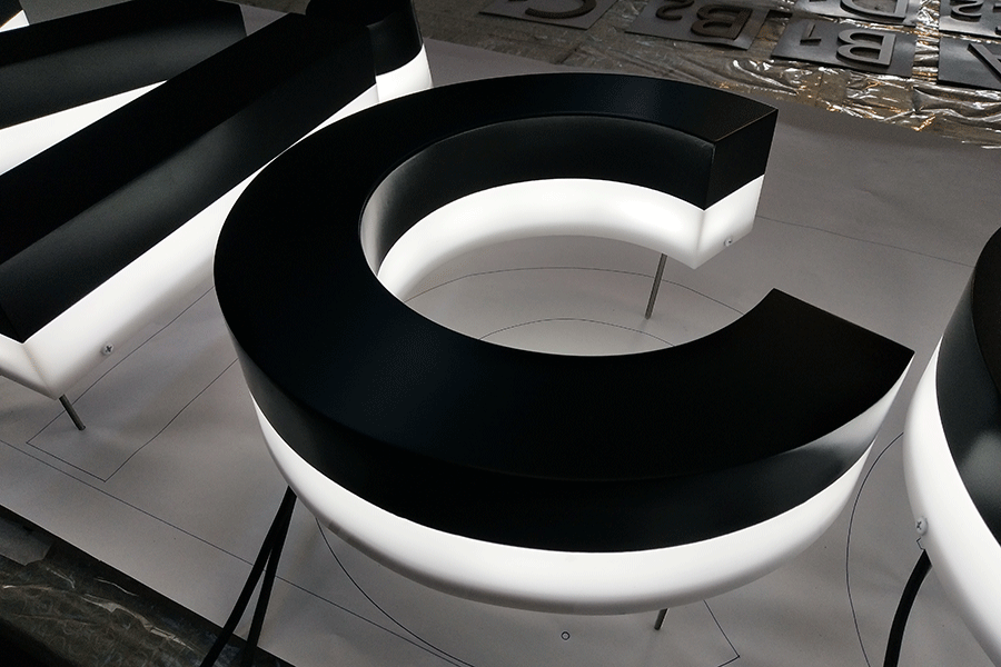 LED全亞克力發(fā)光字標(biāo)識(shí)設(shè)計(jì)制作有什么特色？