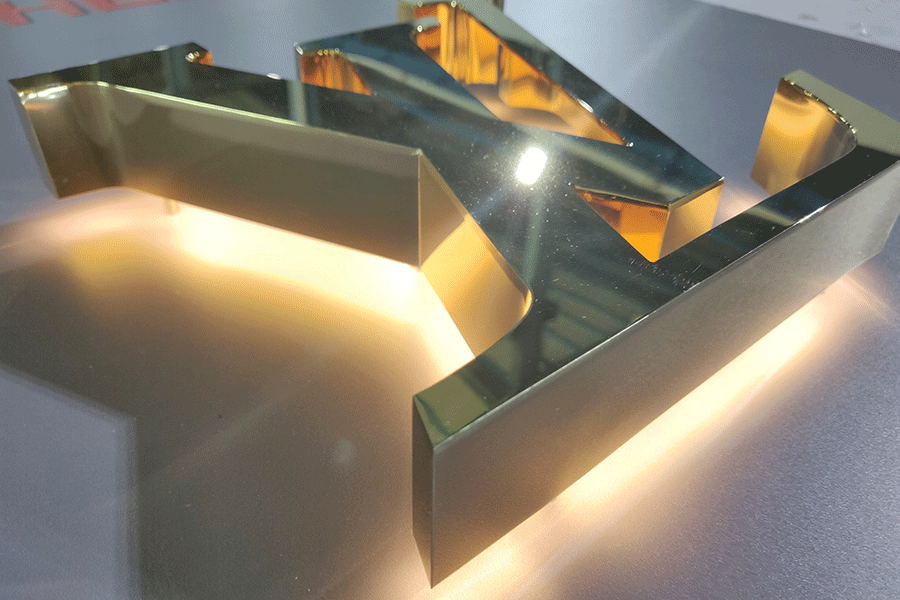 背發(fā)光字標(biāo)識標(biāo)牌設(shè)計制作有什么優(yōu)點(diǎn)？