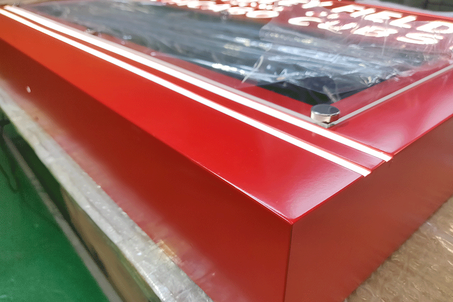 鏤空燈箱發(fā)光標(biāo)識制作有哪些特征？