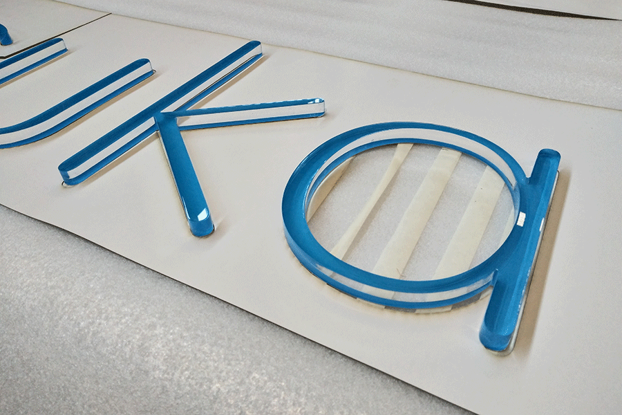 LED亞克力字發(fā)光標(biāo)識(shí)制作有哪些特點(diǎn)？