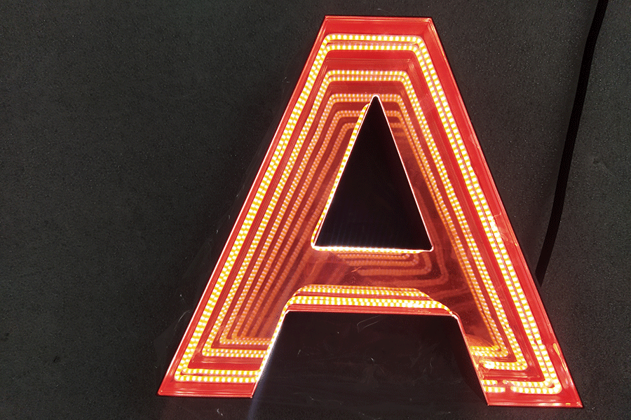 深淵鏡發(fā)光字發(fā)光標識制作有什么特點？