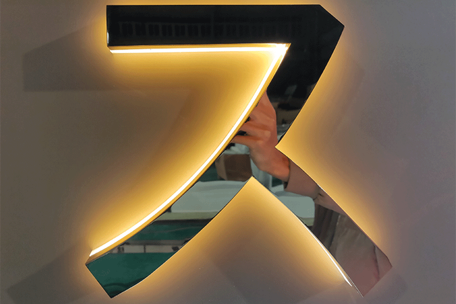 鏡鋼字標(biāo)識標(biāo)牌制作有哪些優(yōu)點？