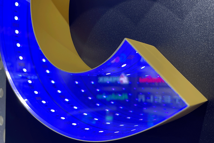 深淵鏡發(fā)光字發(fā)光標識制作有哪些特色？