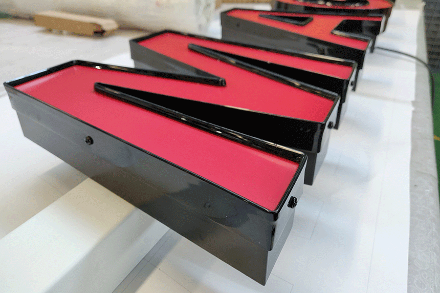 天地蓋字標(biāo)識(shí)標(biāo)牌制作有什么亮點(diǎn)？