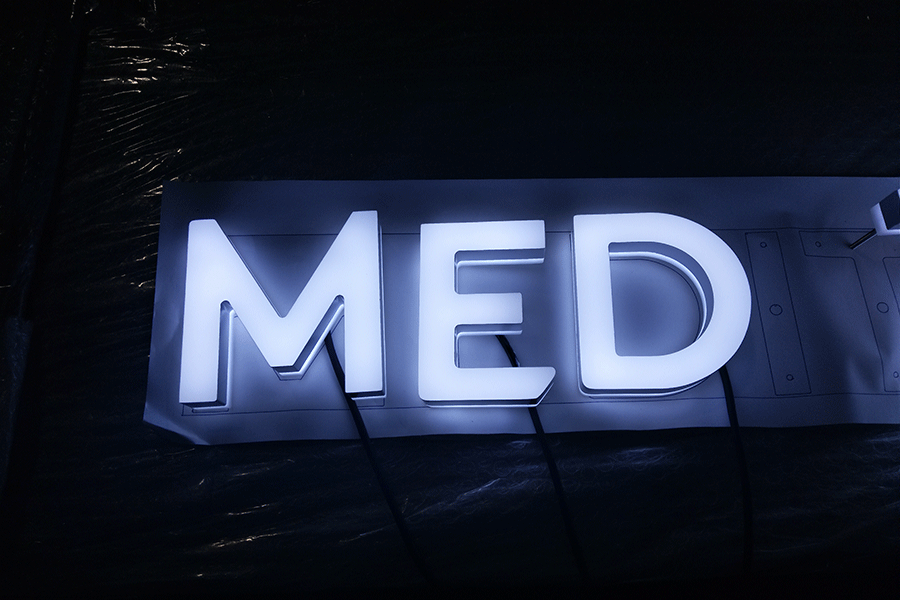 迷你字發(fā)光標(biāo)識(shí)設(shè)計(jì)制作有什么特色？