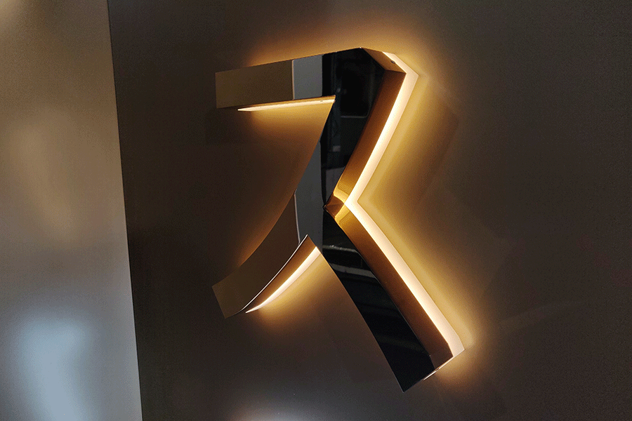 精工字標(biāo)識(shí)標(biāo)牌制作有什么特征？