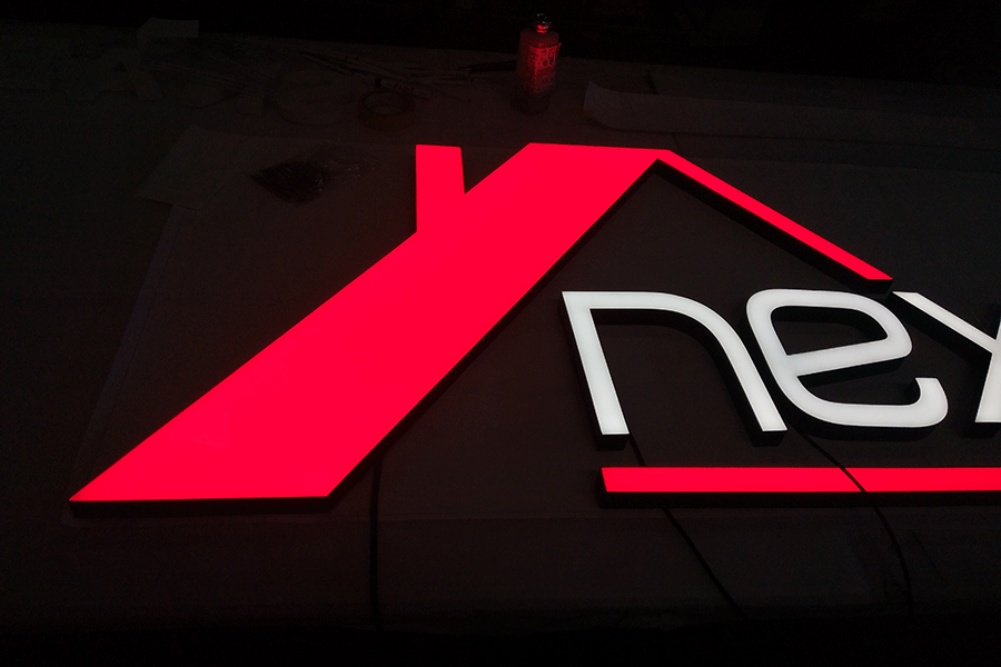 LED樹脂字發(fā)光標識牌設計制作有哪些特征？